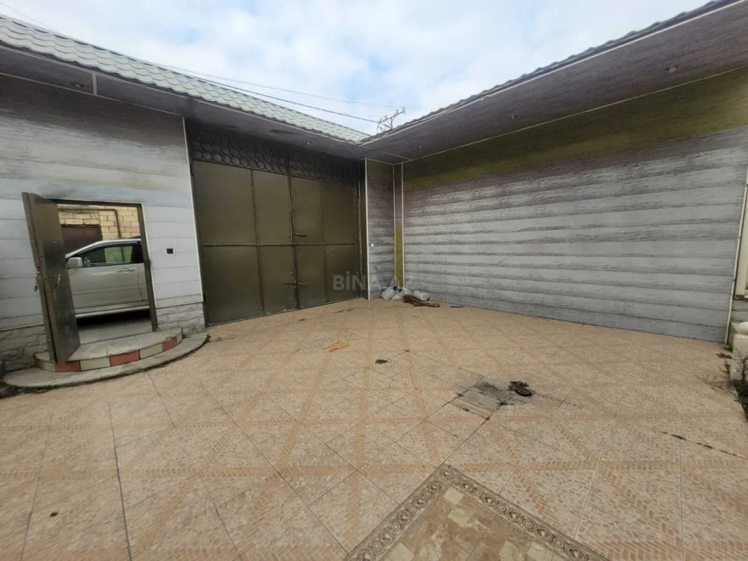 Satılır 13 otaqlı həyət evi 480 m²