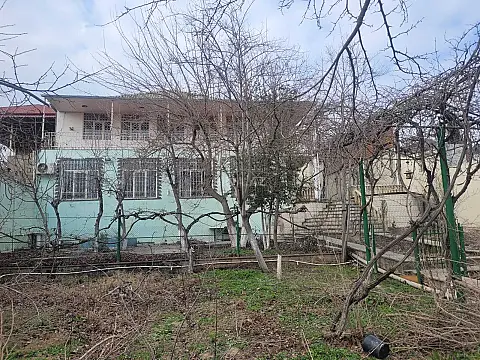 Satılır 13 otaqlı həyət evi 480 m²