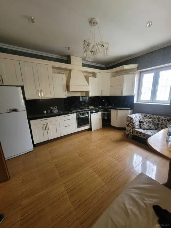 Satılır 13 otaqlı həyət evi 480 m²