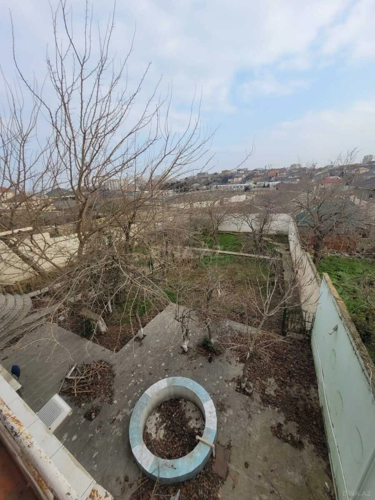 Satılır 13 otaqlı həyət evi 480 m²