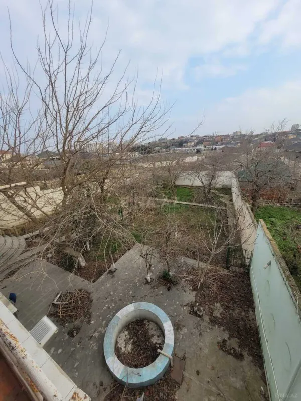 Satılır 13 otaqlı həyət evi 480 m²