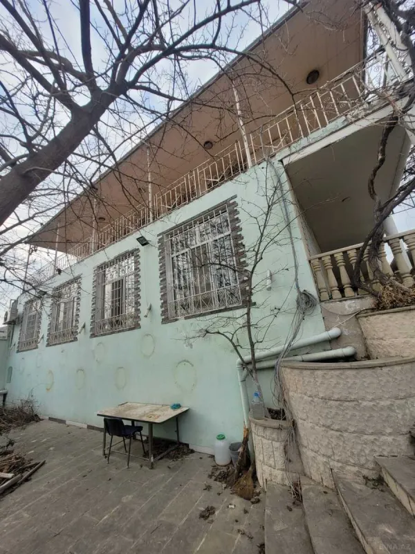 Satılır 13 otaqlı həyət evi 480 m²