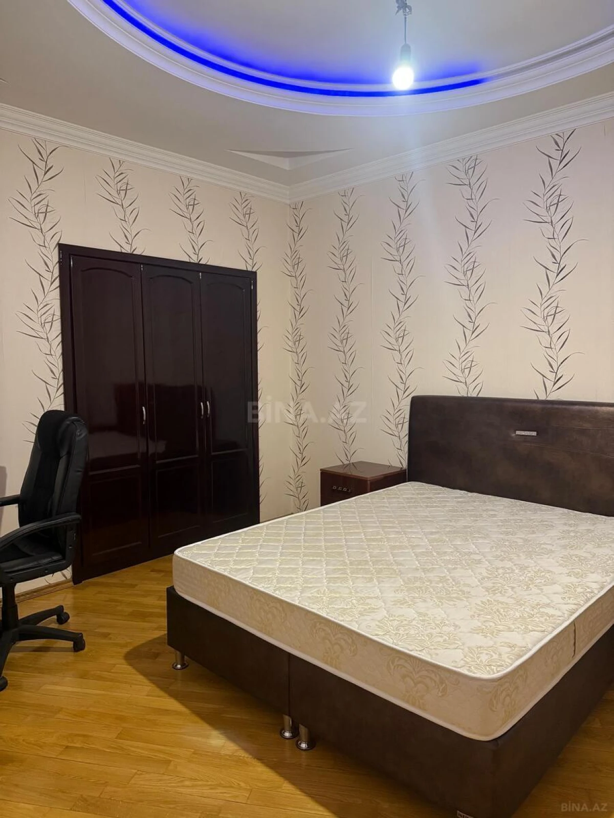 Kirayə verilir 4 otaqlı mənzil 160 m²