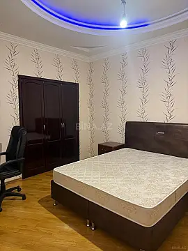 Kirayə verilir 4 otaqlı mənzil 160 m²