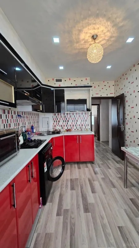 Satılır 3 otaqlı mənzil 83 m²
