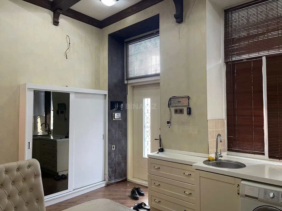 Kirayə verilir 4 otaqlı ofis 110 m²