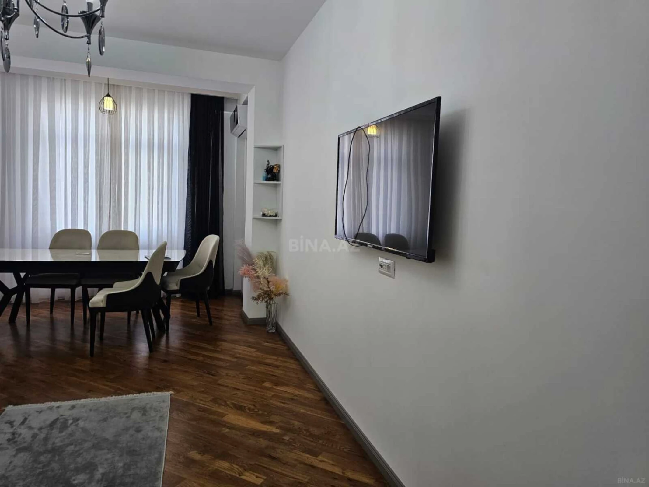 Kirayə verilir 2 otaqlı mənzil 100 m²
