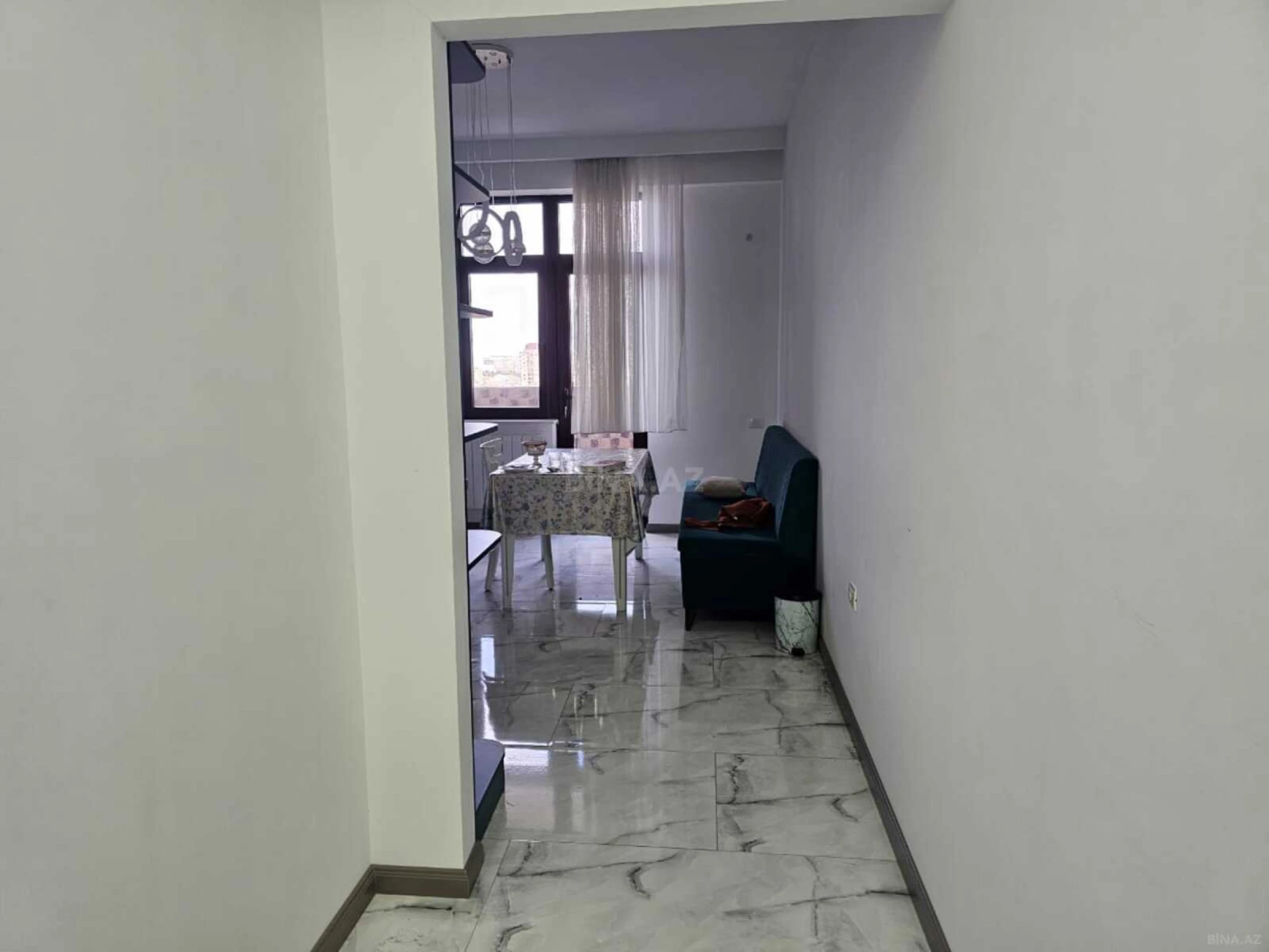 Kirayə verilir 2 otaqlı mənzil 100 m²