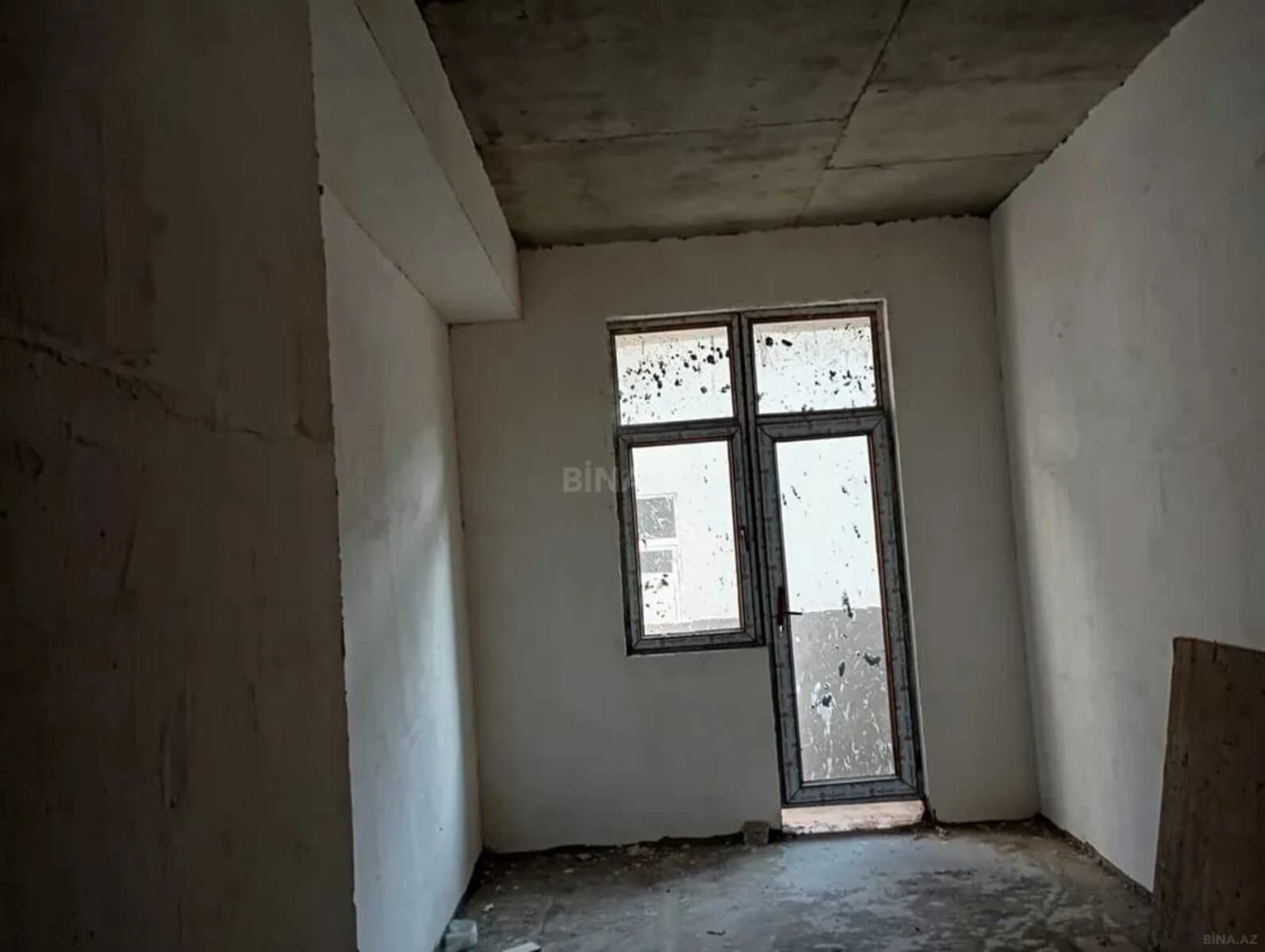Satılır 3 otaqlı mənzil 114.9 m²
