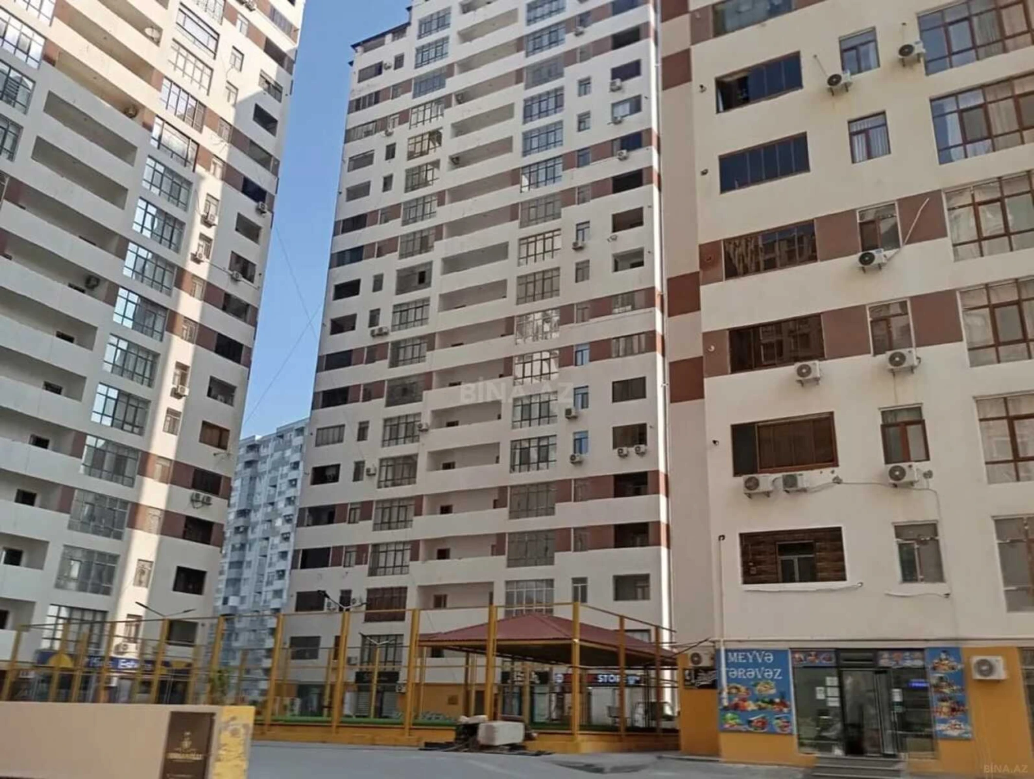 Satılır 3 otaqlı mənzil 114.9 m²
