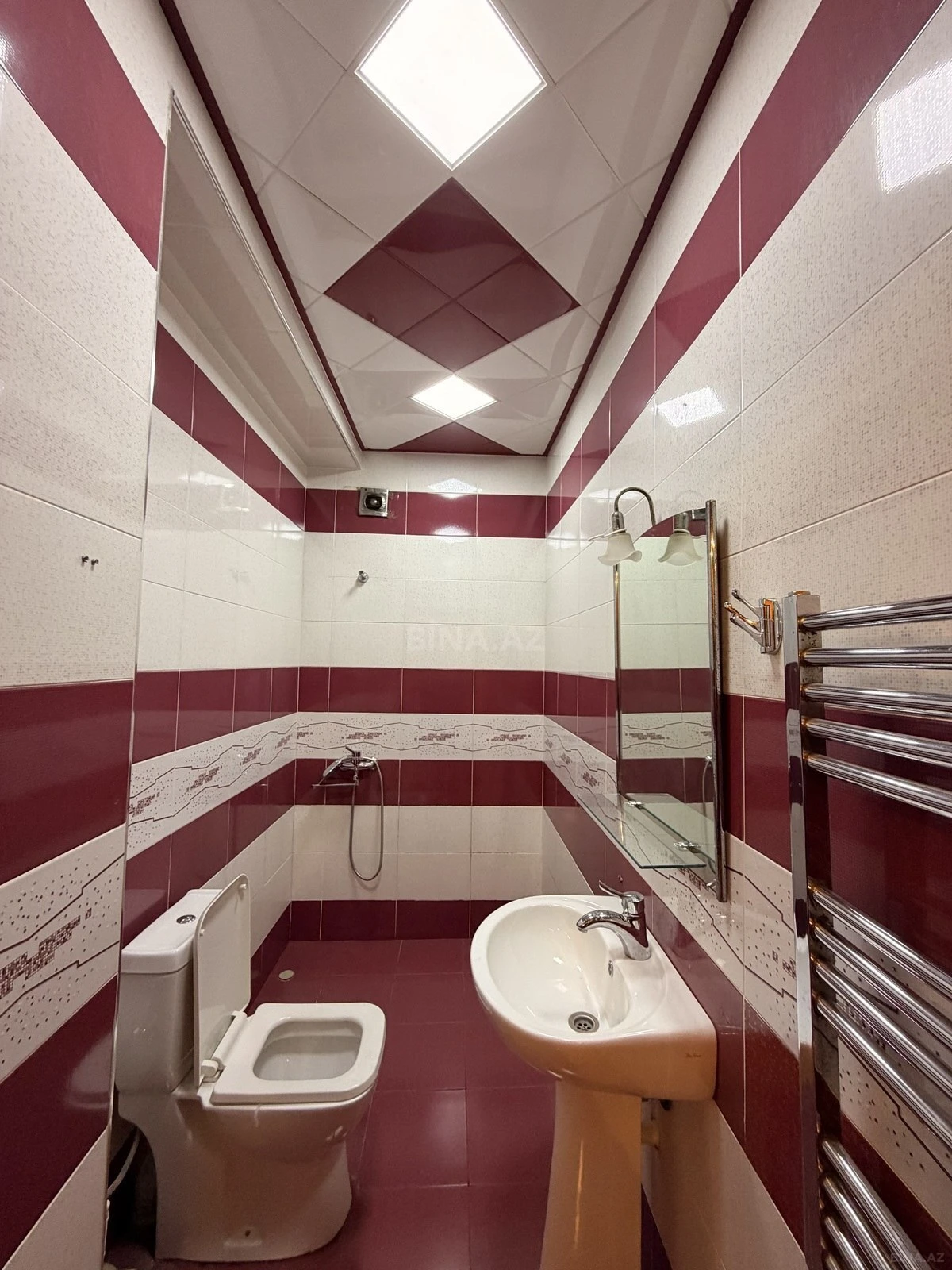 Satılır 2 otaqlı mənzil 63 m²