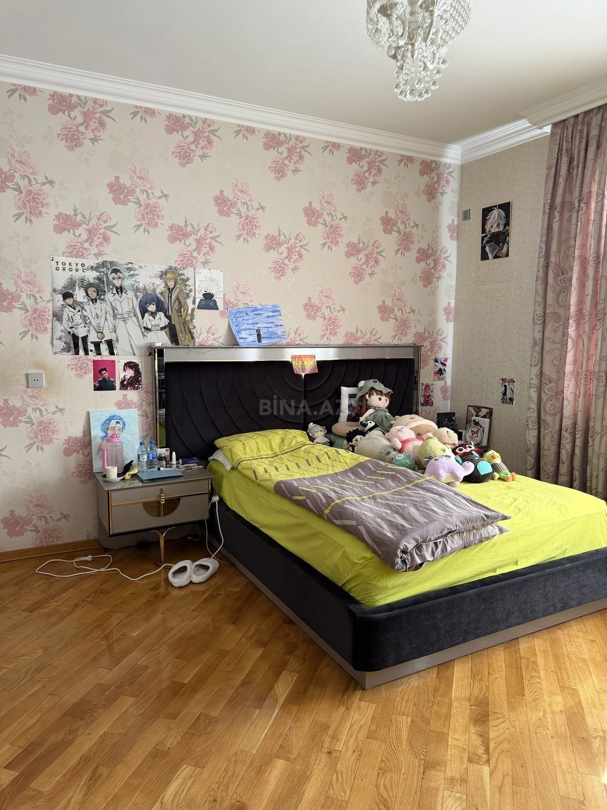 Satılır 8 otaqlı mənzil 400 m²