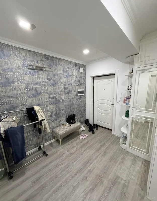 Satılır 2 otaqlı mənzil 60 m²