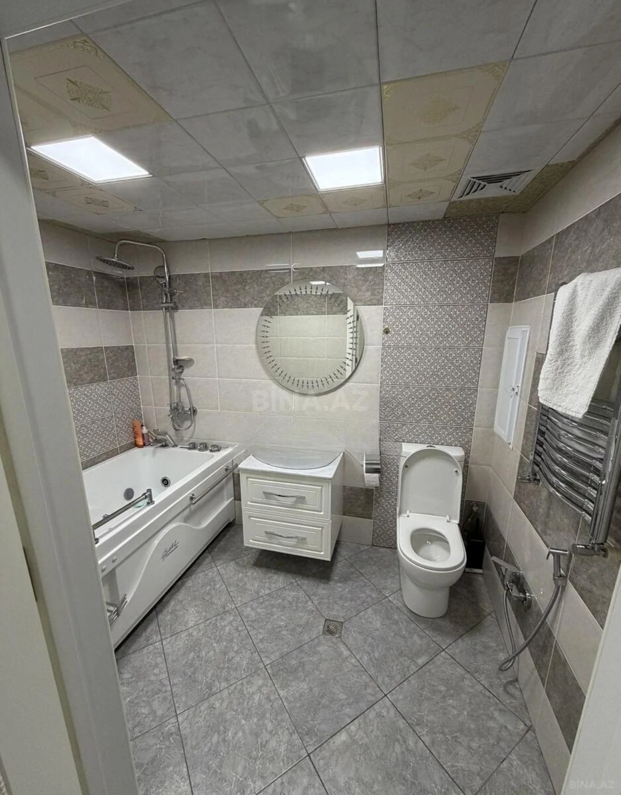 Satılır 2 otaqlı mənzil 60 m²