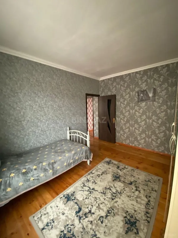 Satılır 4 otaqlı həyət evi 239 m²