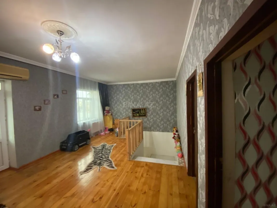 Satılır 4 otaqlı həyət evi 239 m²