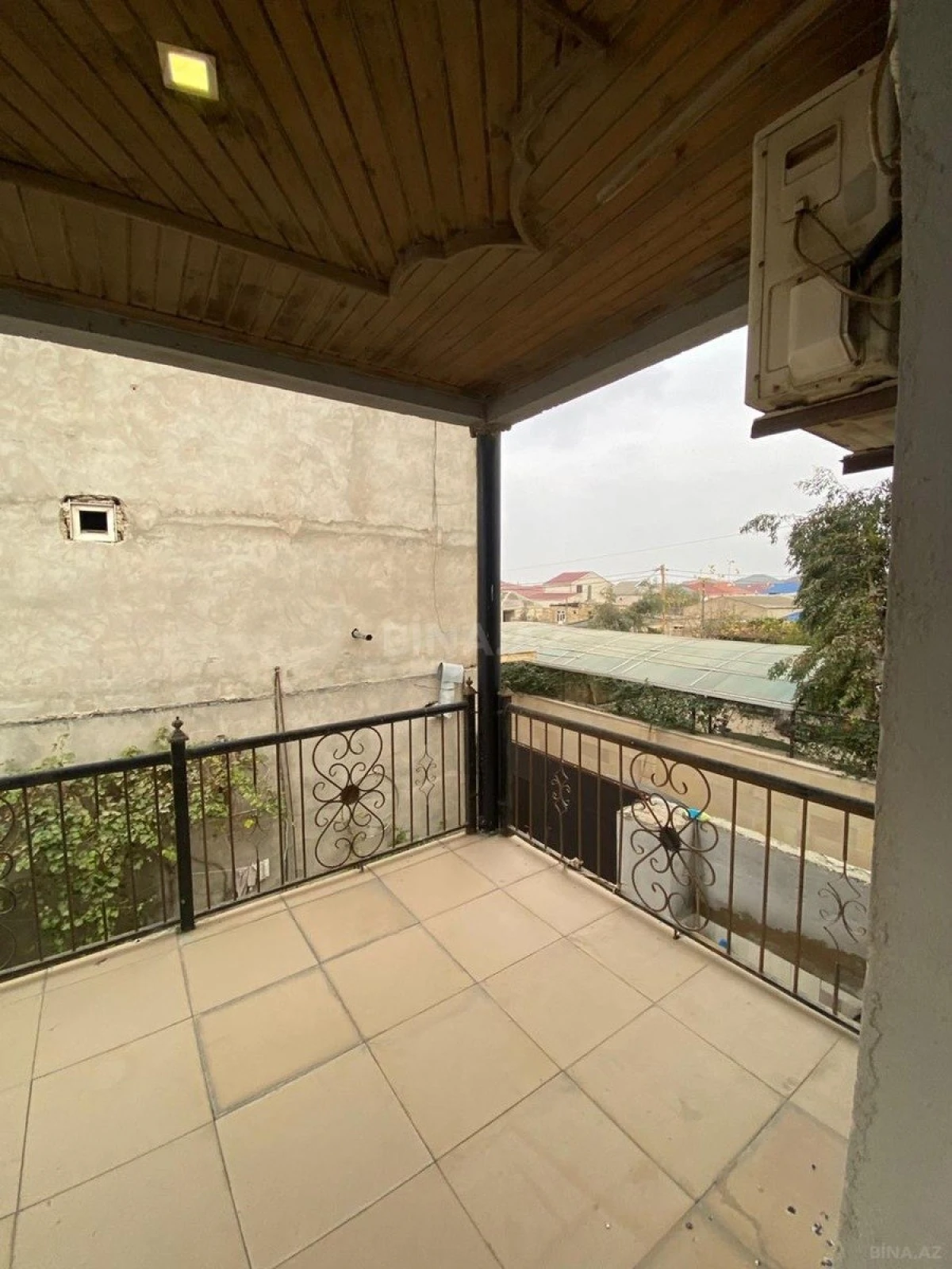 Satılır 4 otaqlı həyət evi 239 m²