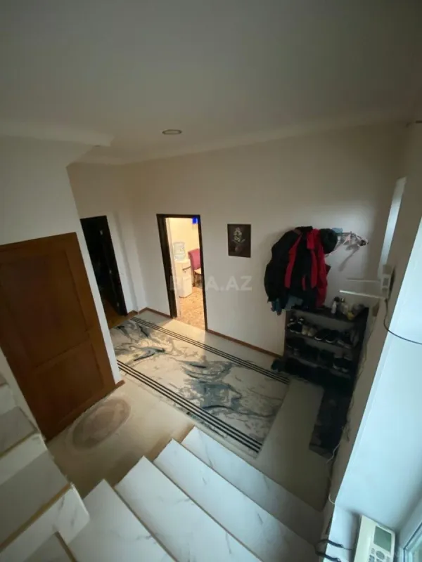Satılır 4 otaqlı həyət evi 239 m²