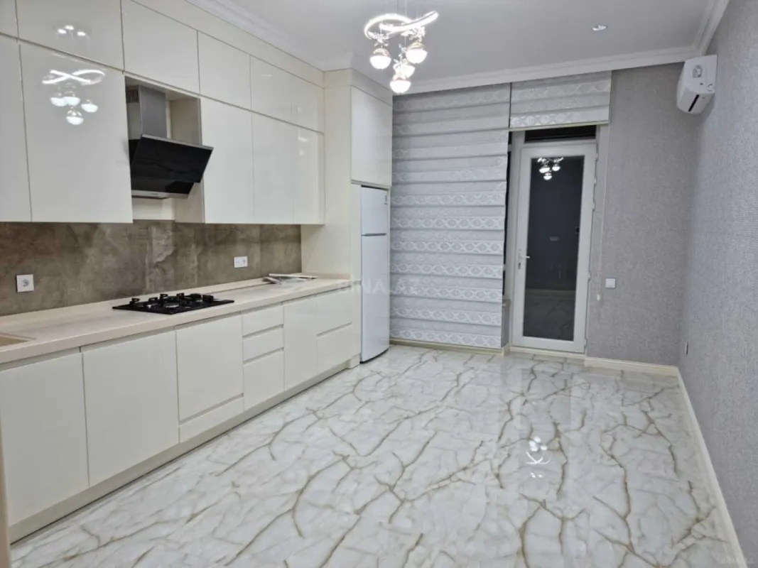 Kirayə verilir 2 otaqlı mənzil 120 m²