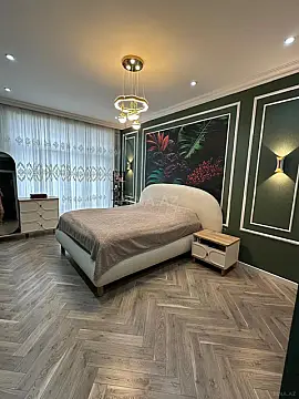 Satılır 4 otaqlı mənzil 192 m²