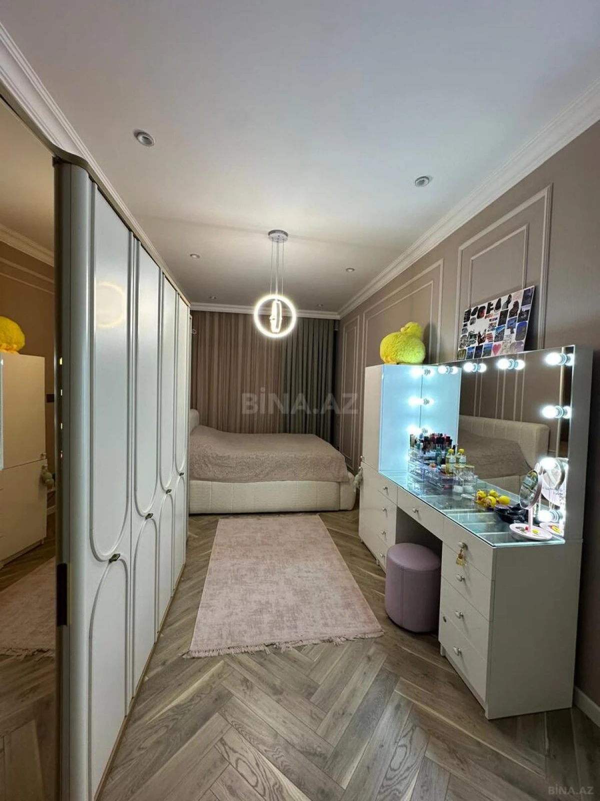 Satılır 4 otaqlı mənzil 192 m²