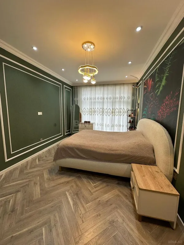 Satılır 4 otaqlı mənzil 192 m²