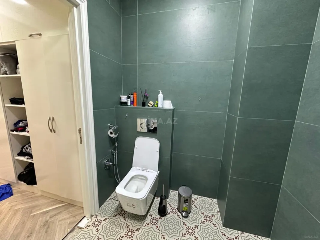 Satılır 4 otaqlı mənzil 192 m²