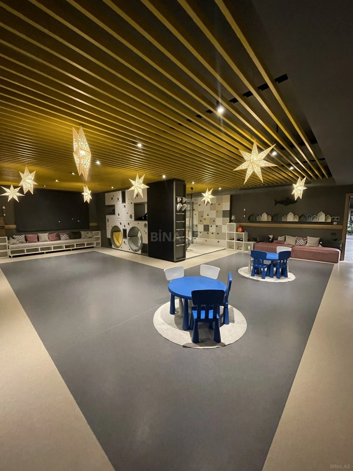 Kirayə verilir 2 otaqlı mənzil 70 m²