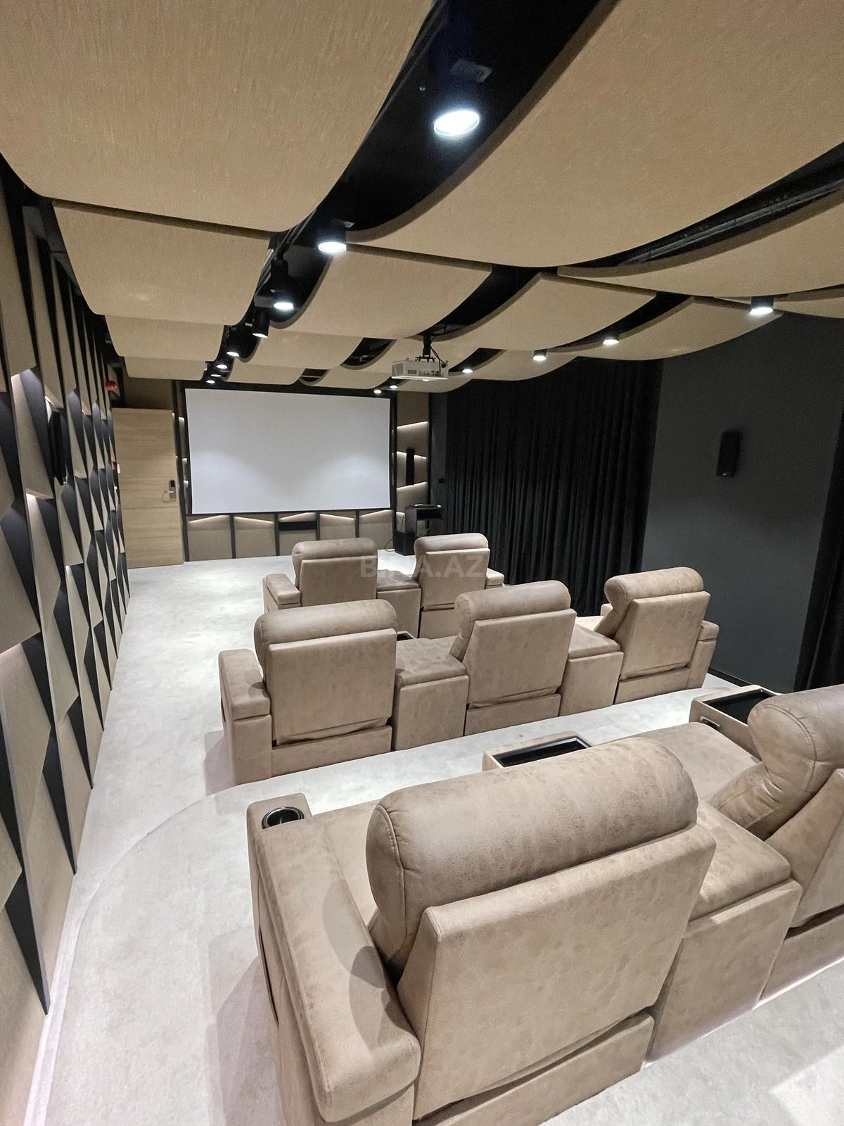 Kirayə verilir 2 otaqlı mənzil 70 m²