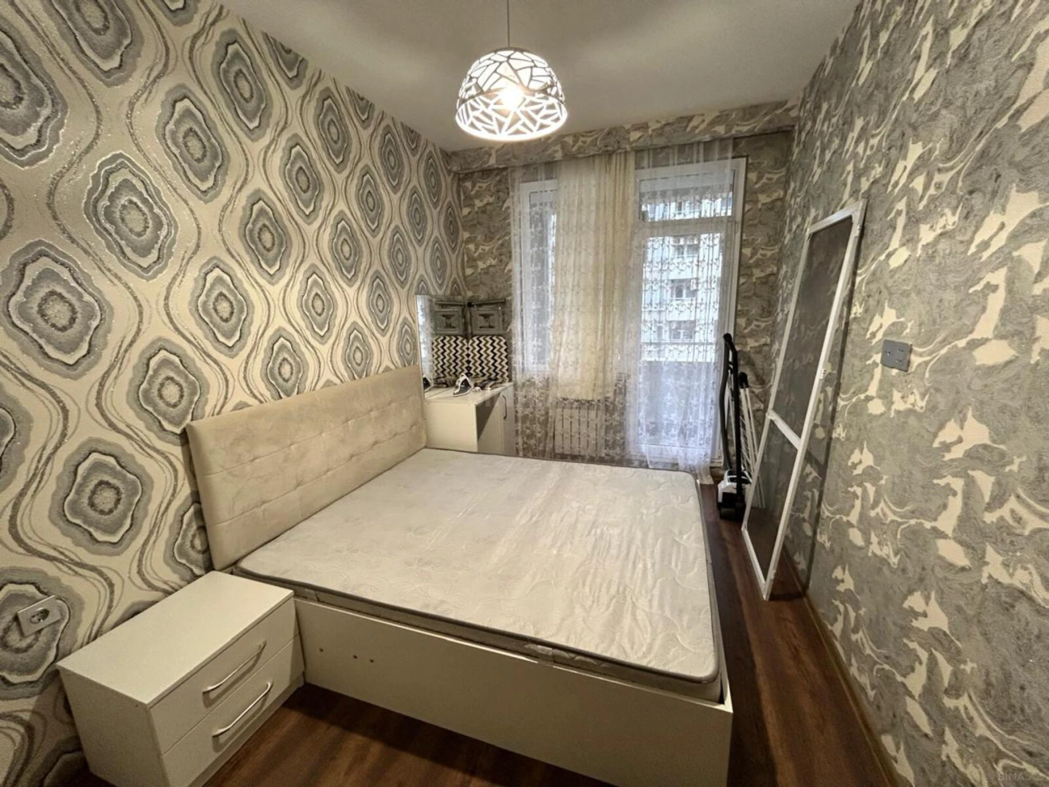 Kirayə verilir 2 otaqlı mənzil 50 m²