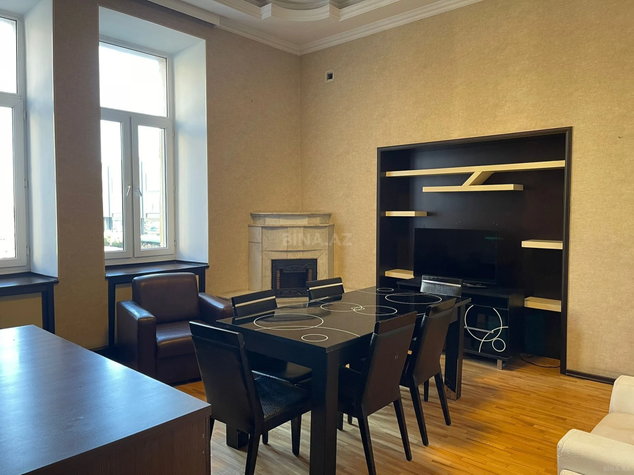 Kirayə verilir 2 otaqlı ofis 100 m²