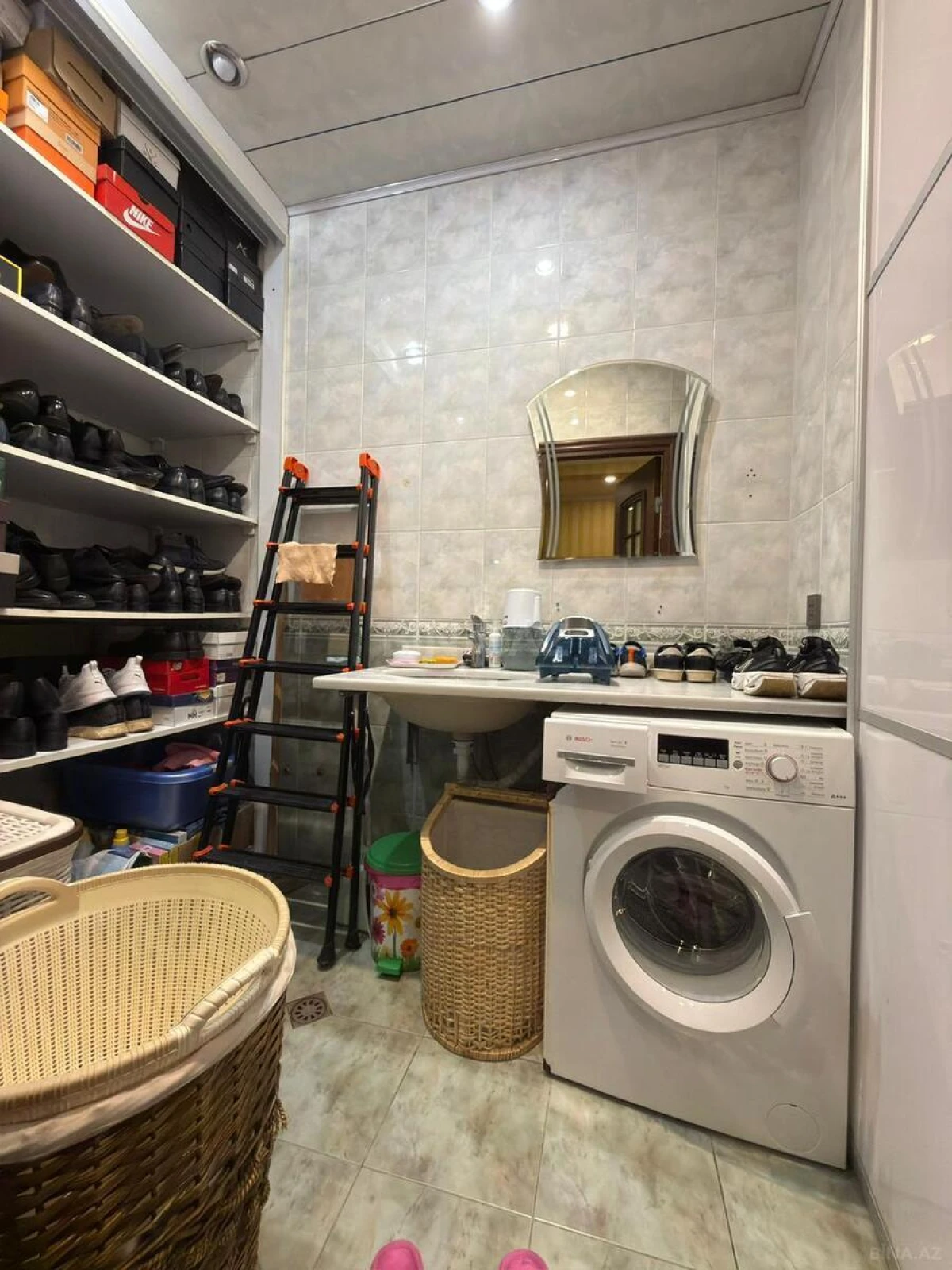 Satılır 4 otaqlı mənzil 220 m²