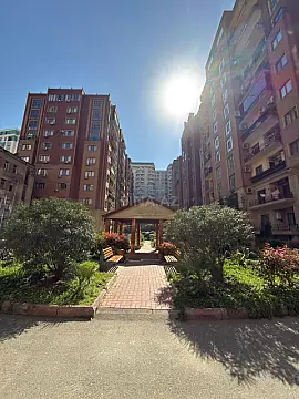 Satılır 4 otaqlı mənzil 220 m² — Bakı 4 otaq 220.00 m²