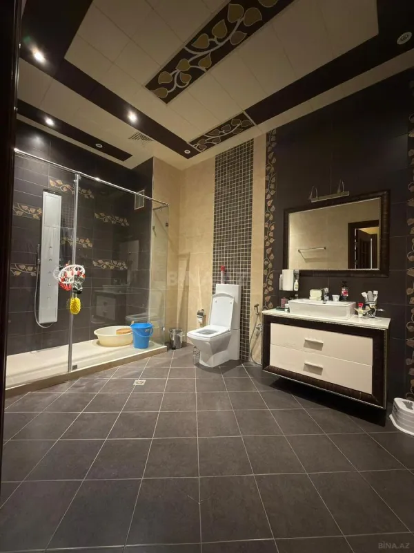 Satılır 4 otaqlı mənzil 220 m²