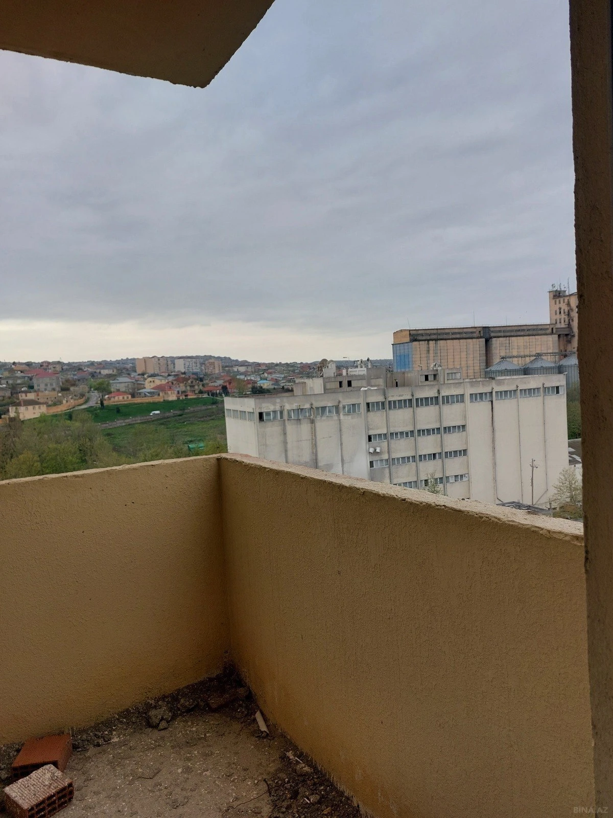 Satılır 2 otaqlı mənzil 75 m²