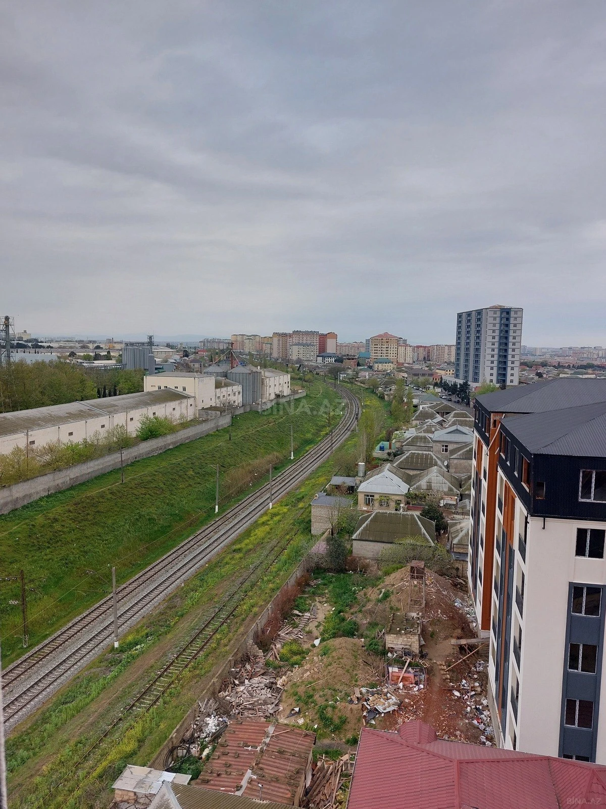 Satılır 2 otaqlı mənzil 75 m²