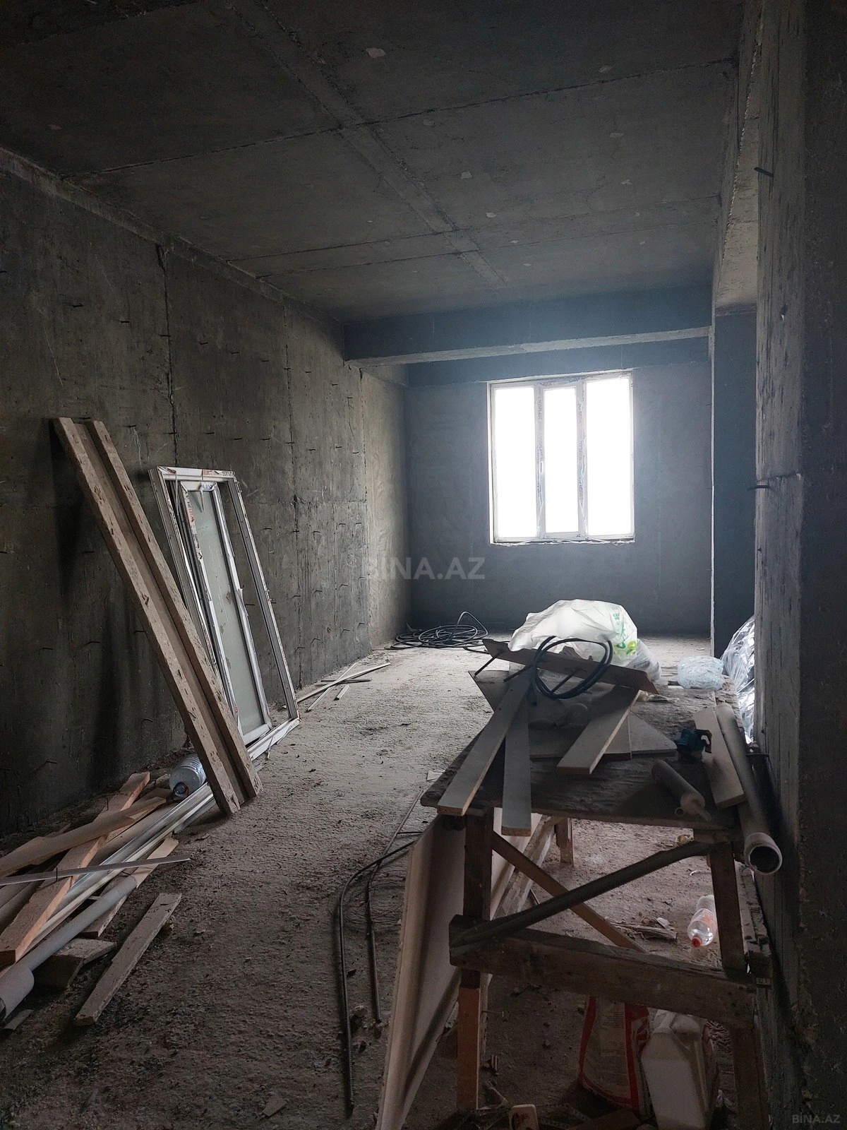Satılır 2 otaqlı mənzil 75 m²