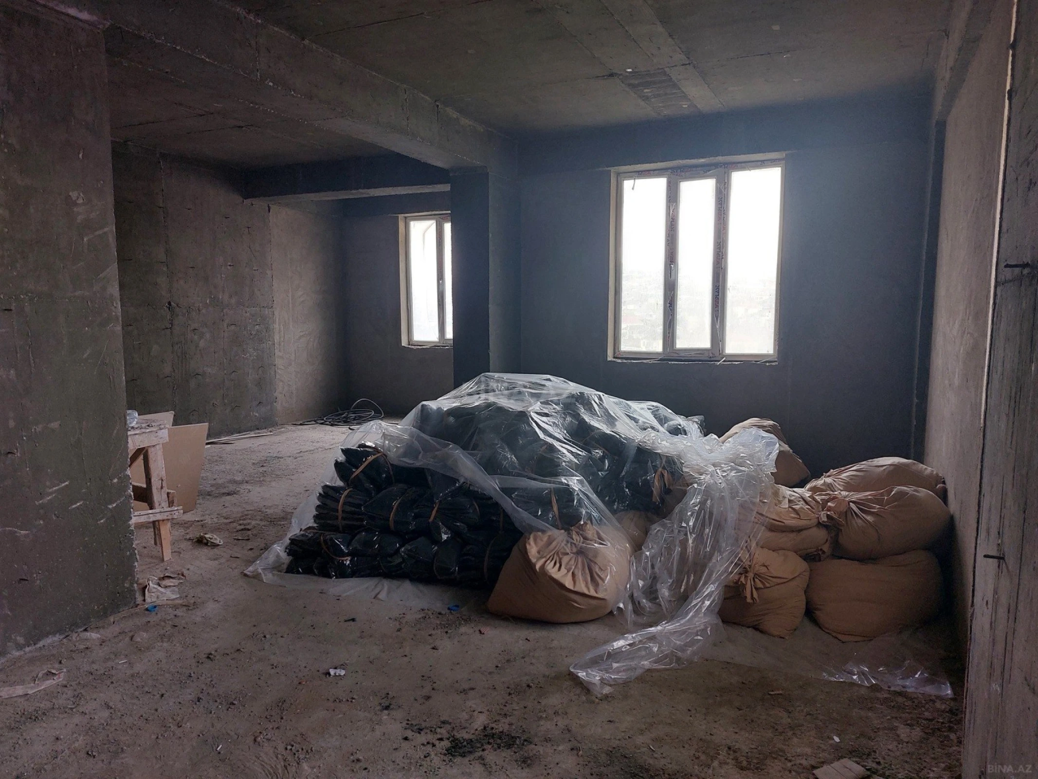 Satılır 2 otaqlı mənzil 75 m²