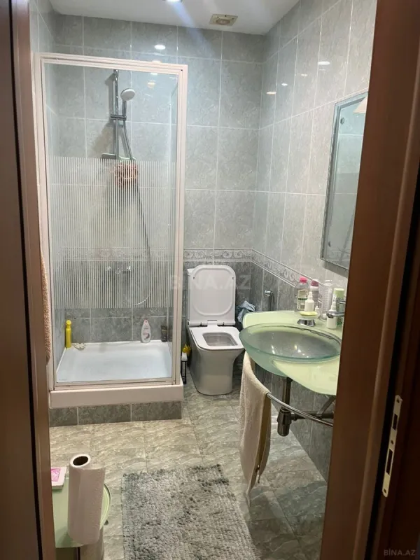Kirayə verilir 5 otaqlı mənzil 200 m²