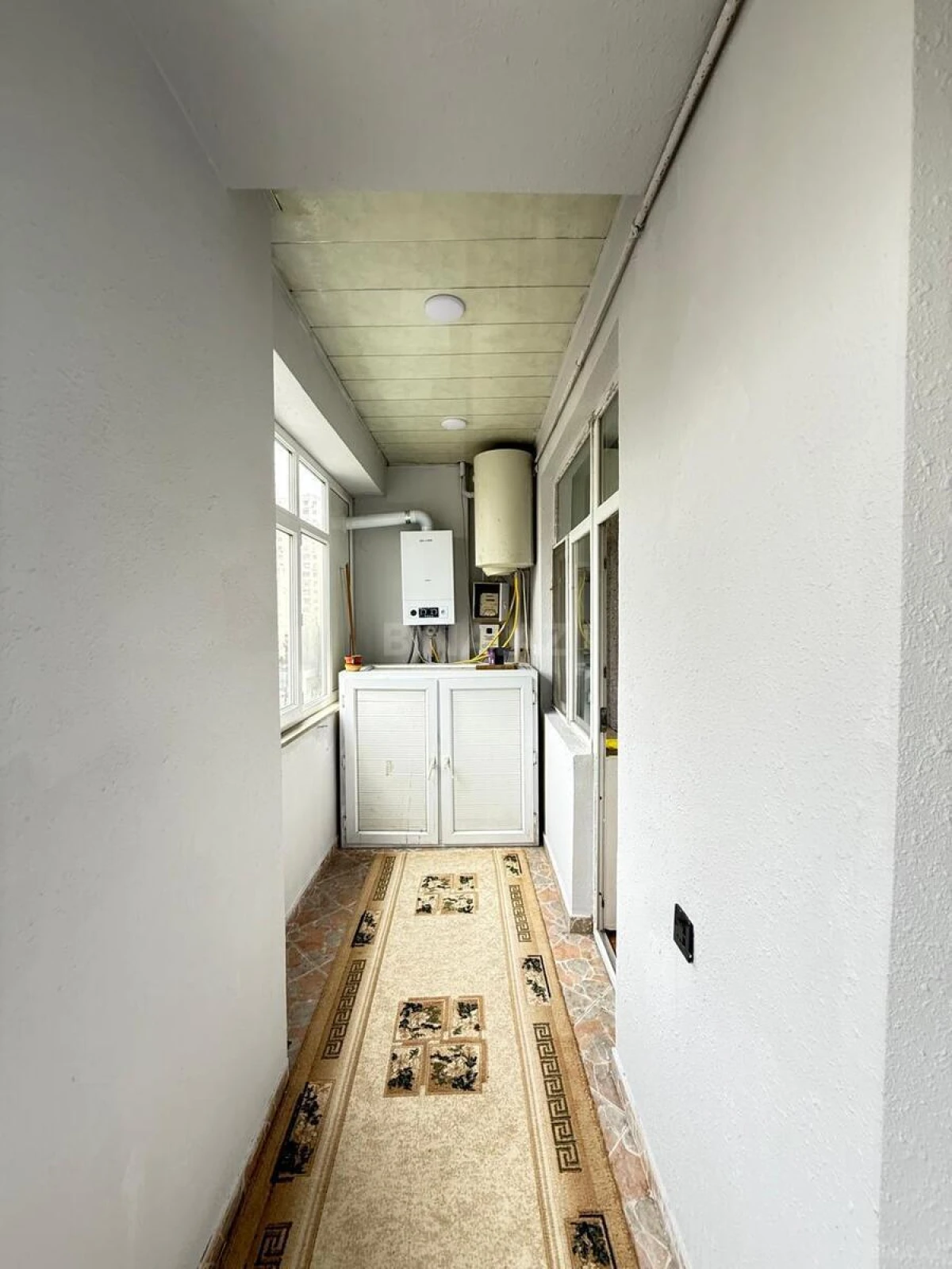 Kirayə verilir 2 otaqlı mənzil 90 m²