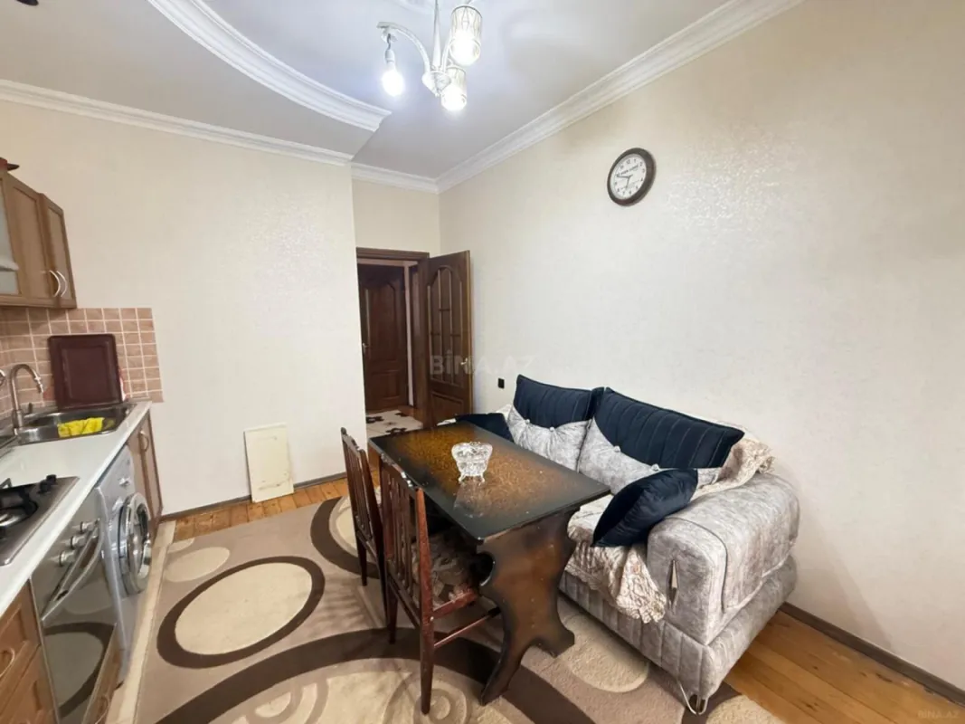 Kirayə verilir 2 otaqlı mənzil 90 m²