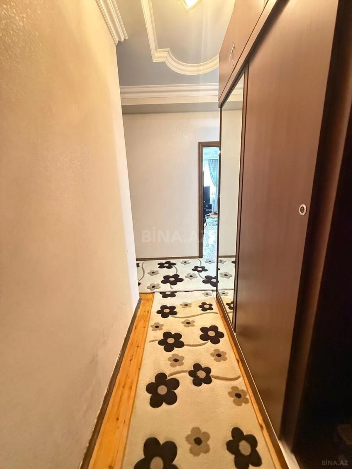 Kirayə verilir 2 otaqlı mənzil 90 m²