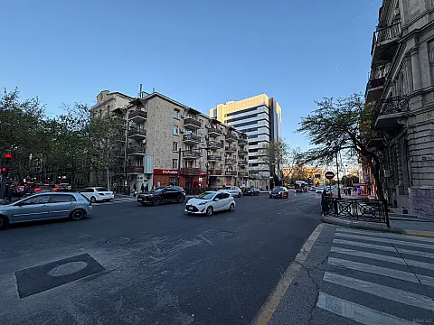 Satılır 2 otaqlı mənzil 61 m²