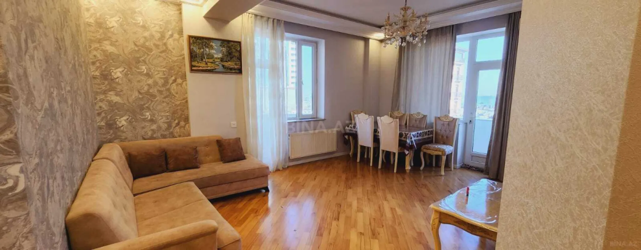 Kirayə verilir 2 otaqlı mənzil 105 m²