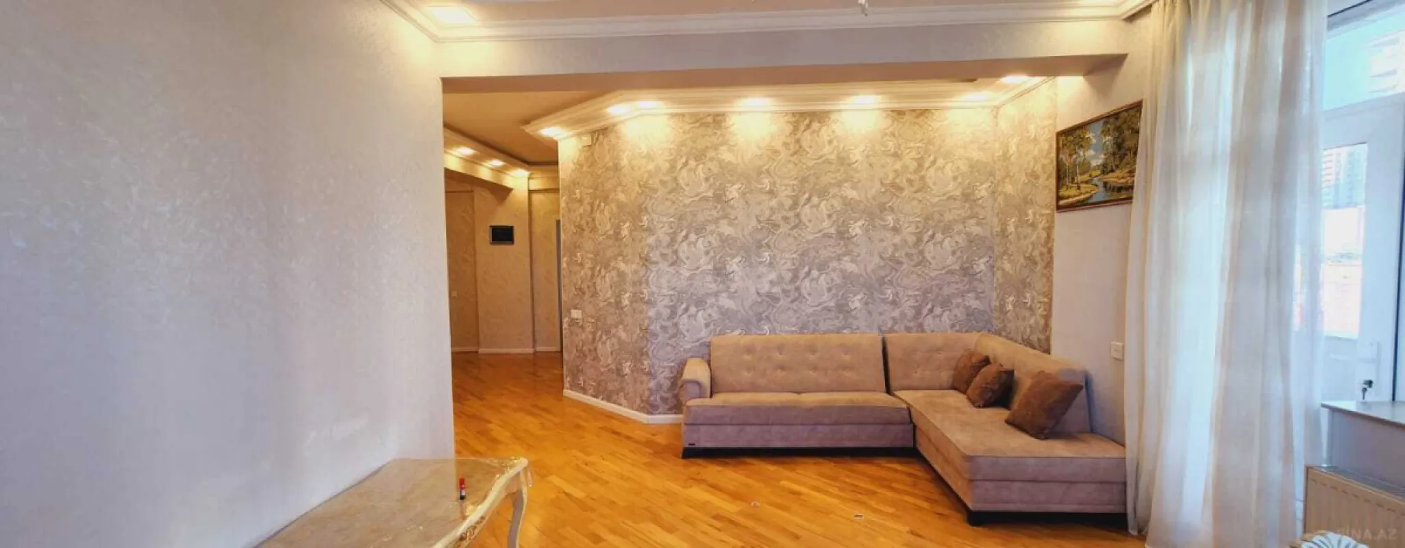 Kirayə verilir 2 otaqlı mənzil 105 m²