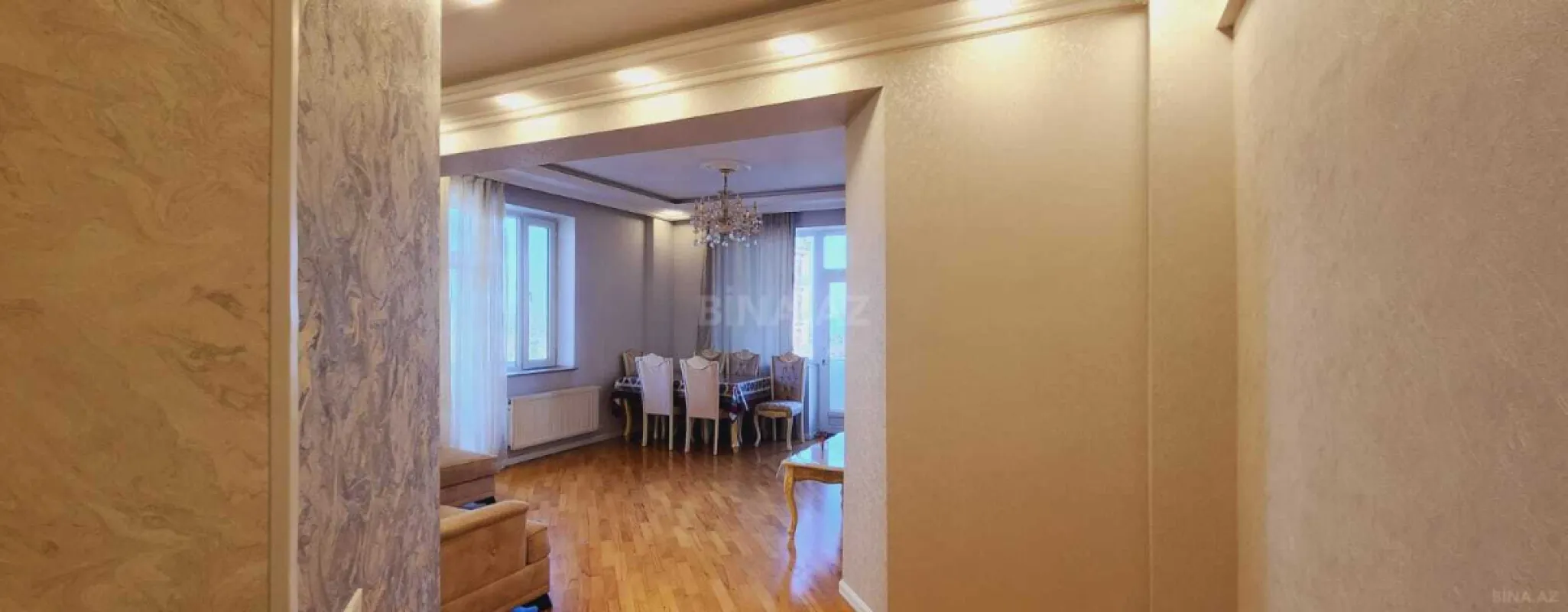 Kirayə verilir 2 otaqlı mənzil 105 m²