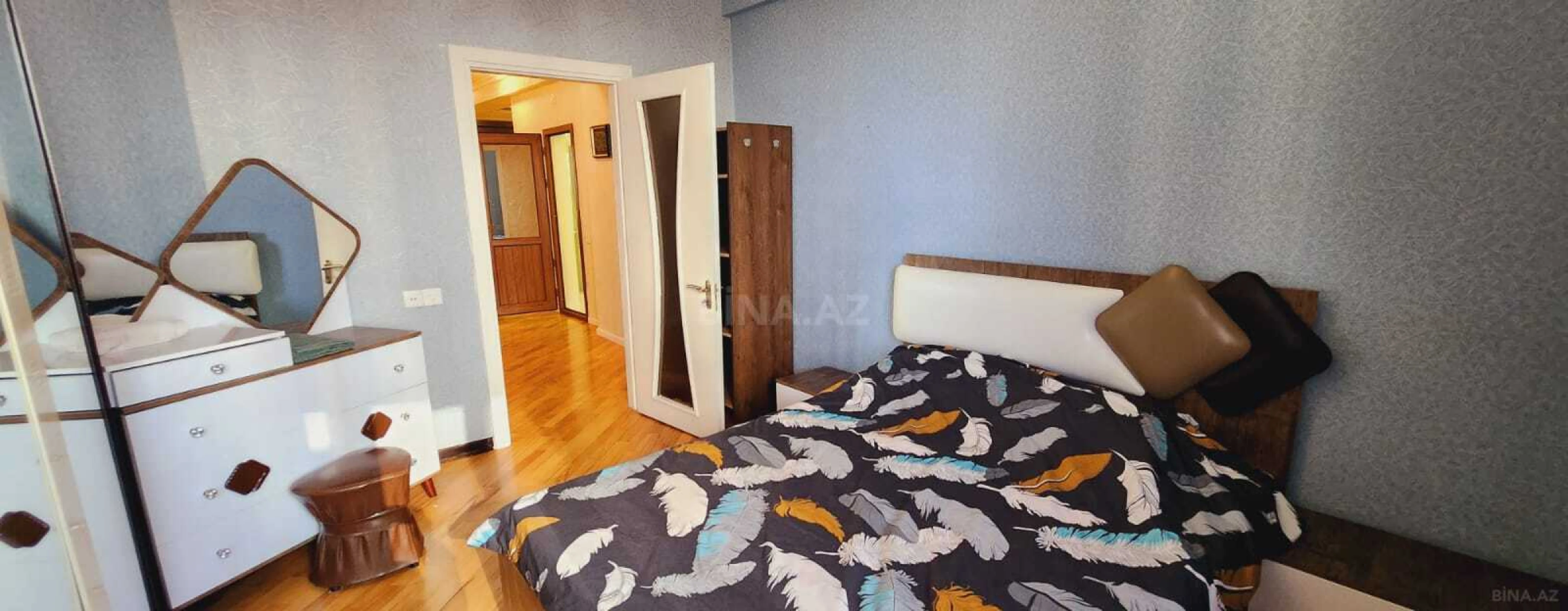 Kirayə verilir 2 otaqlı mənzil 105 m²