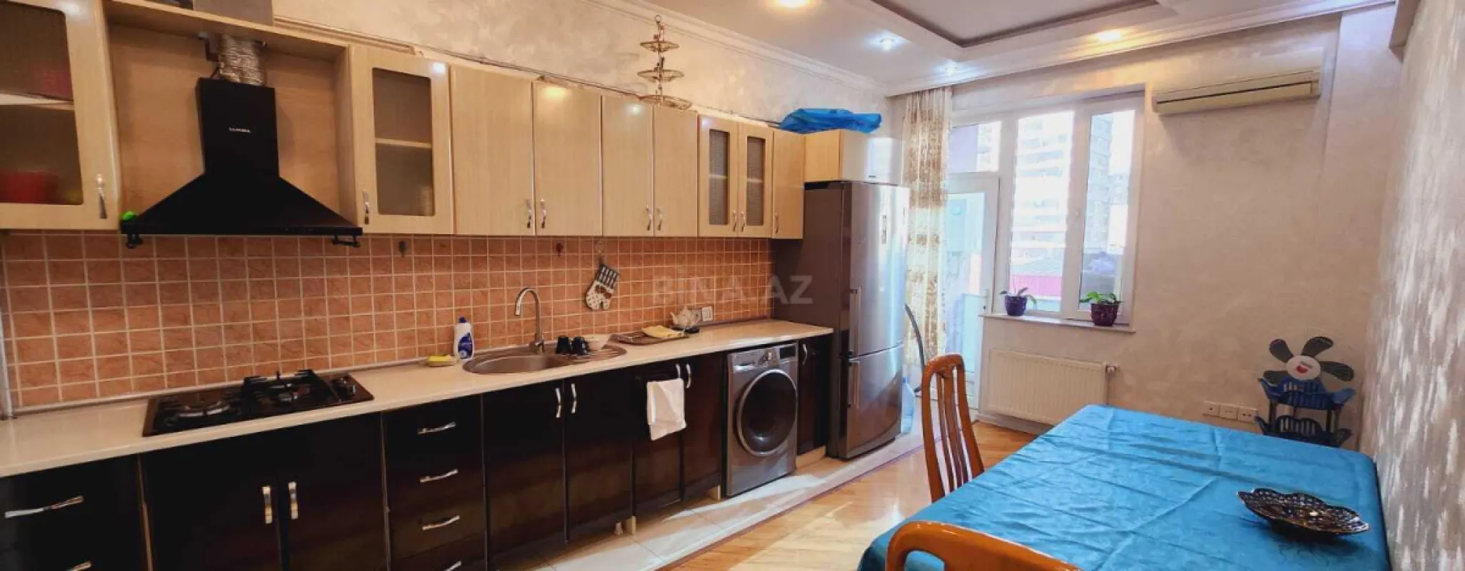 Kirayə verilir 2 otaqlı mənzil 105 m²