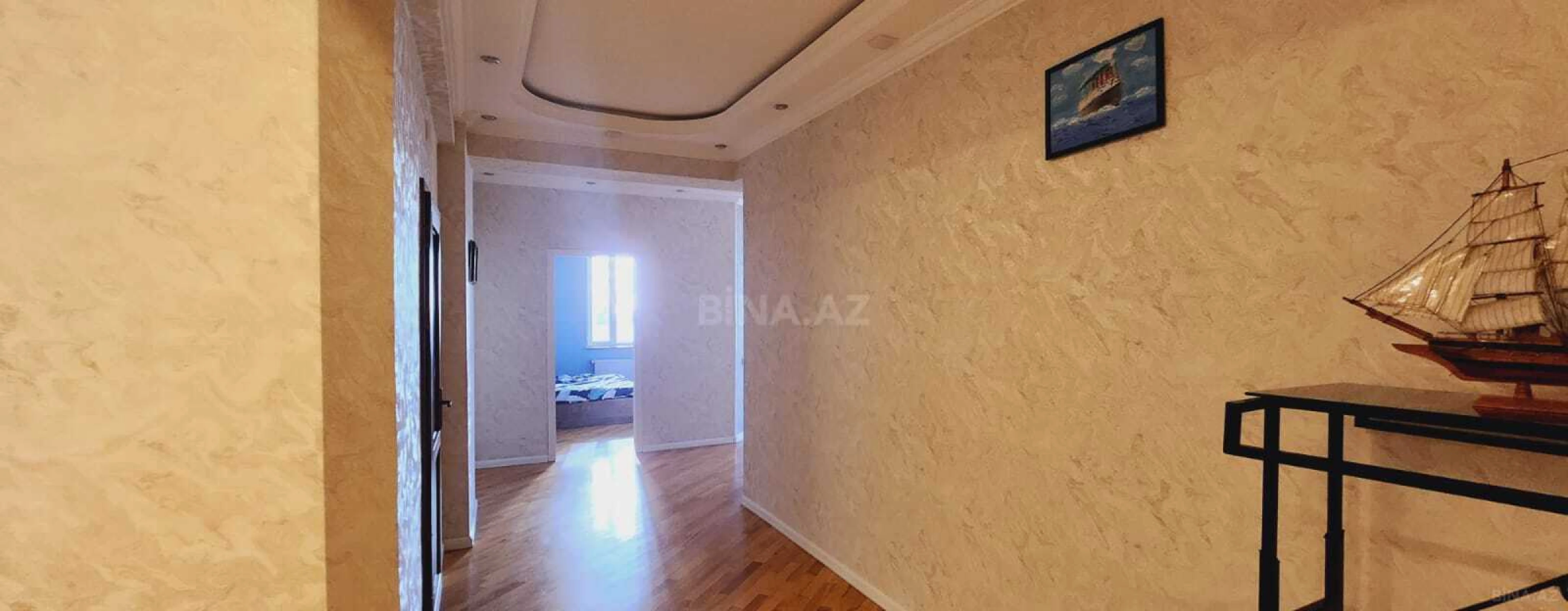 Kirayə verilir 2 otaqlı mənzil 105 m²