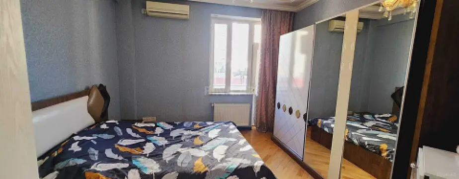 Kirayə verilir 2 otaqlı mənzil 105 m²